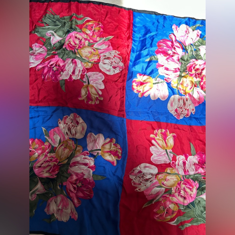 VTG Beautiful Silk Tulip Color Block Scarf. Unbranded.
